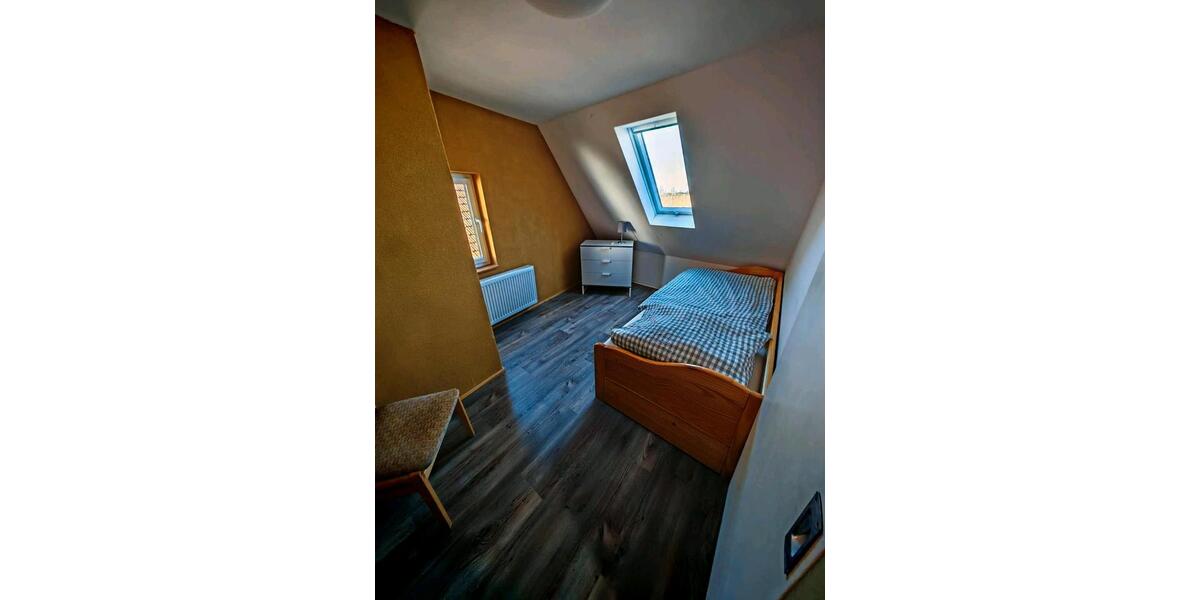 Reihenhaus Leisnig - 7 Zimmer, 160 m&sup2;, 145.000&euro; | Angebot:26070403