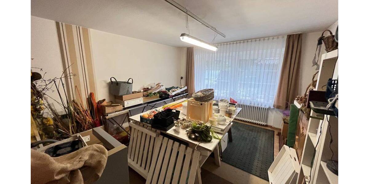 Gewerbeobjekt Zetel-Neuenburg Neuenburg - 5 Zimmer, 990&euro; | Angebot:26796357