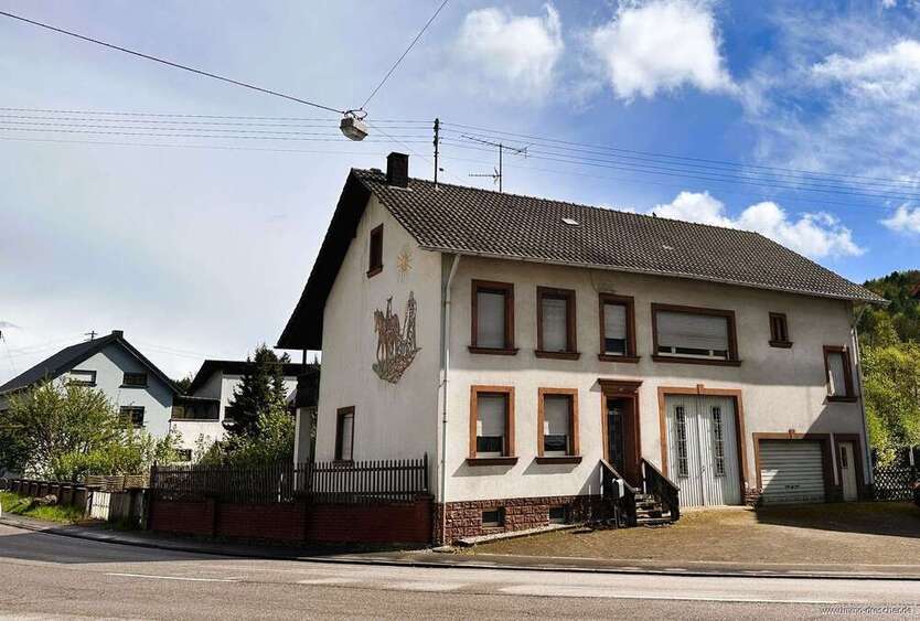 Haus zum Kaufen in Beckingen Haustadt 195.000 € 180 m²
