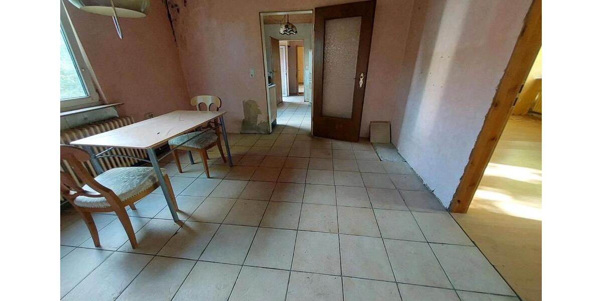 Einfamilienhaus Zetel - 11 Zimmer, 200 m&sup2;, 75.000&euro; | Angebot:26221088