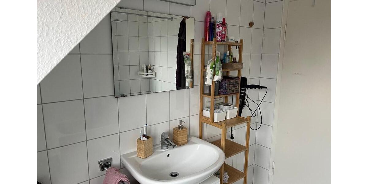 Dachgeschoßwohnung Saarbrücken - 3 Zimmer, 74 m&sup2;, 680&euro; | Angebot:26161014