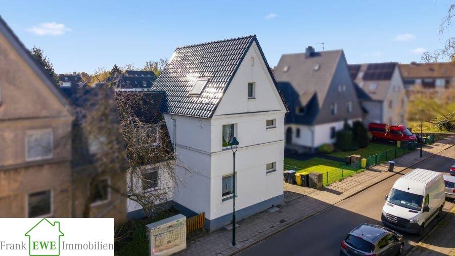 Mehrfamilienhaus, Wohnhaus Düsseldorf Hassels Hassels - 8 Zimmer, 230 m&sup2;, 759.000&euro; | Angebot:26363078