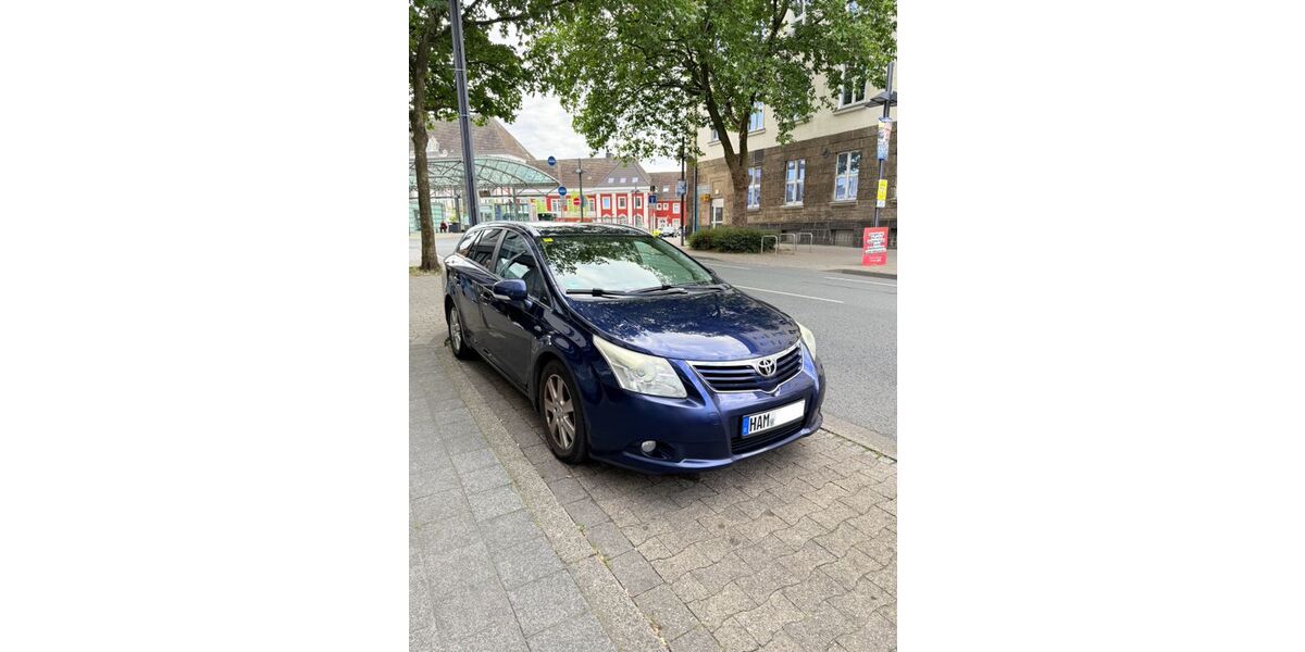 Toyota Avensis 310.000 km 4.200 &euro; Düren 52355