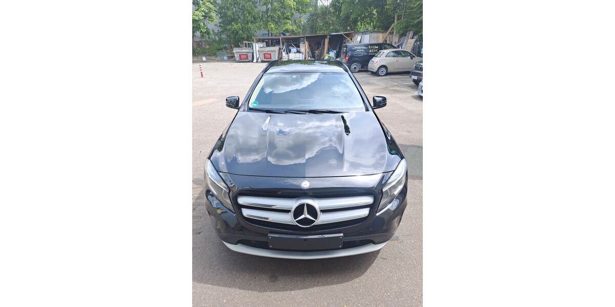 Mercedes-Benz GLA 200 191.588 km 14.000 &euro; Munchen 80933