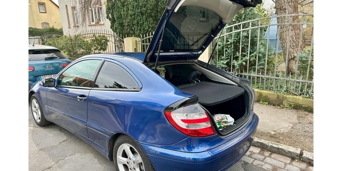 Mercedes-Benz Coupé 123.000 km 4.800 &euro; Dresden 01067