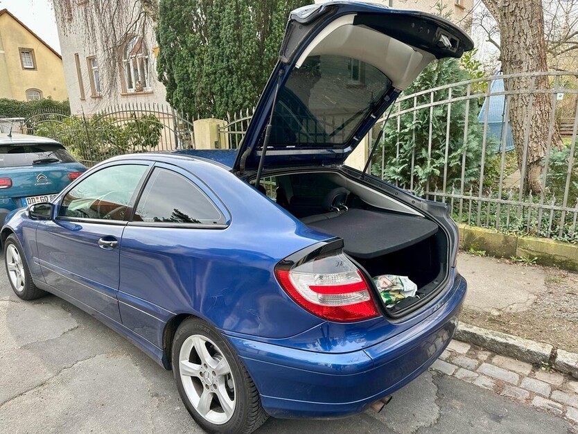Mercedes-Benz Coupé 123.000 km 4.800 € Dresden 01067
