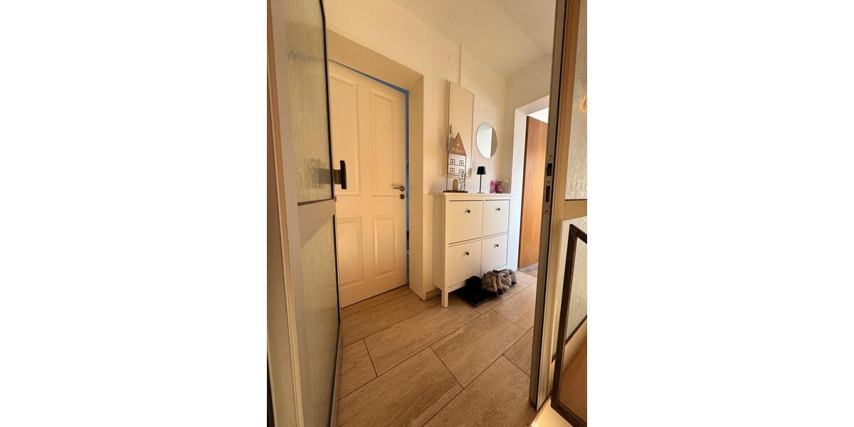 Dachgeschoßwohnung Voerde (Niederrhein) - 2.5 Zimmer, 70 m&sup2;, 470&euro; | Angebot:25048272