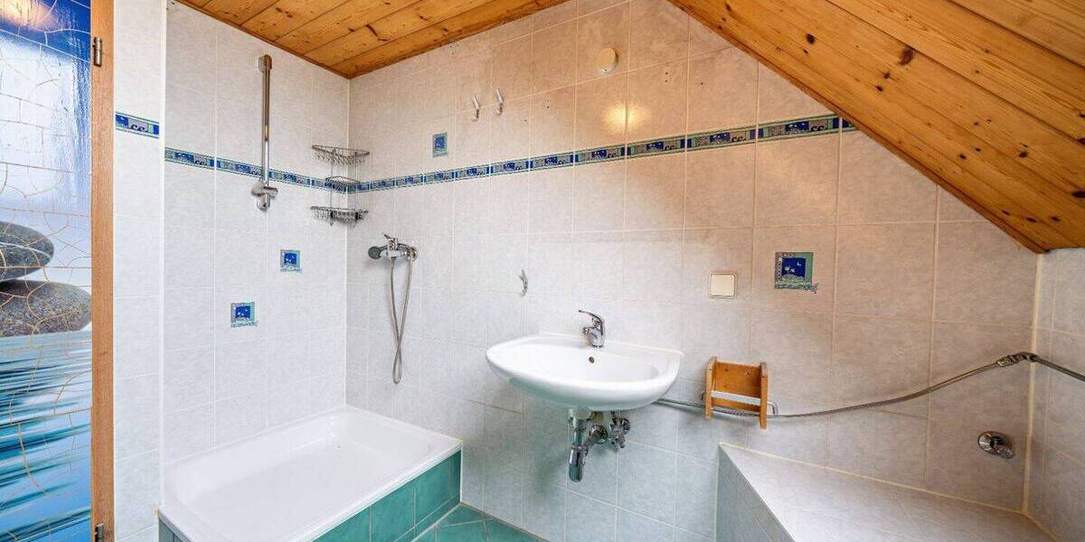 Reihenmittelhaus Sinsheim Hilsbach - 4 Zimmer, 255 m&sup2;, 249.000&euro; | Angebot:26672732