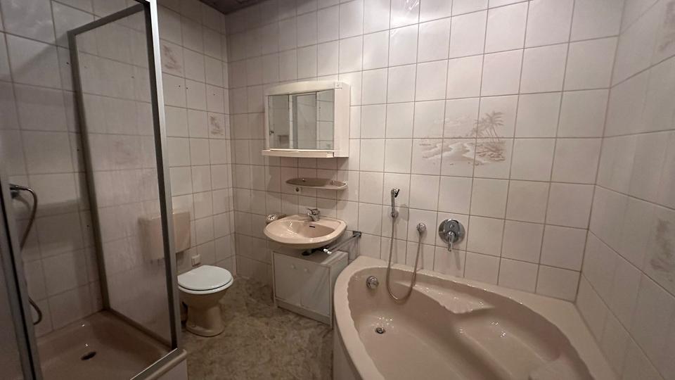 Etagenwohnung Pößneck - 3 Zimmer, 82 m&sup2;, 451&euro; | Angebot:26349768