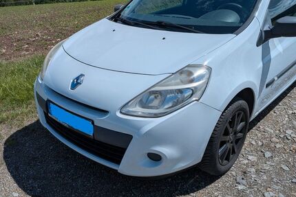 Renault Clio 51.000 km 4.700 &euro; Olbernhau 09526