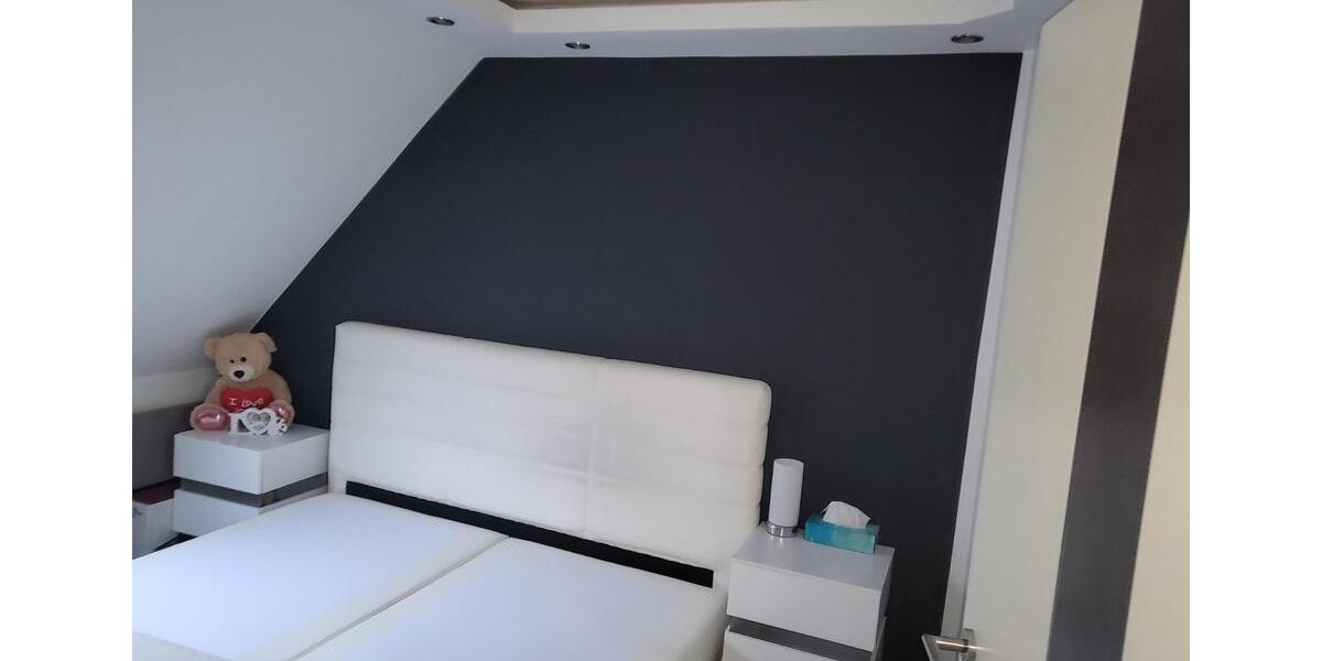 Dachgeschoßwohnung Delmenhorst - 3 Zimmer, 110 m&sup2;, 1.000&euro; | Angebot:25944699