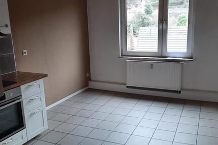 2,5-Zimmer-Dachgeschoss-Wohnung in Vollmerhausen zimmer