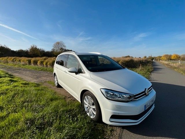 VW Touran 107.997 km 19.300 € Calberlah 38547