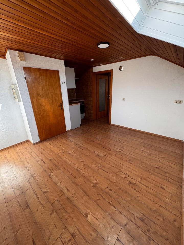 2- Zimmer Dachgeschoss Wohnung zu vermieten