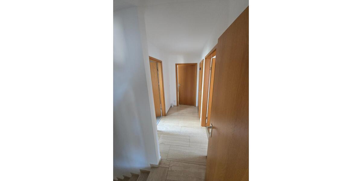 Reihenhaus Knittlingen - 4 Zimmer, 132 m&sup2;, 1.350&euro; | Angebot:25950762