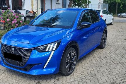 Peugeot 208 124.028 km 8.900 &euro; Freiburg 79108