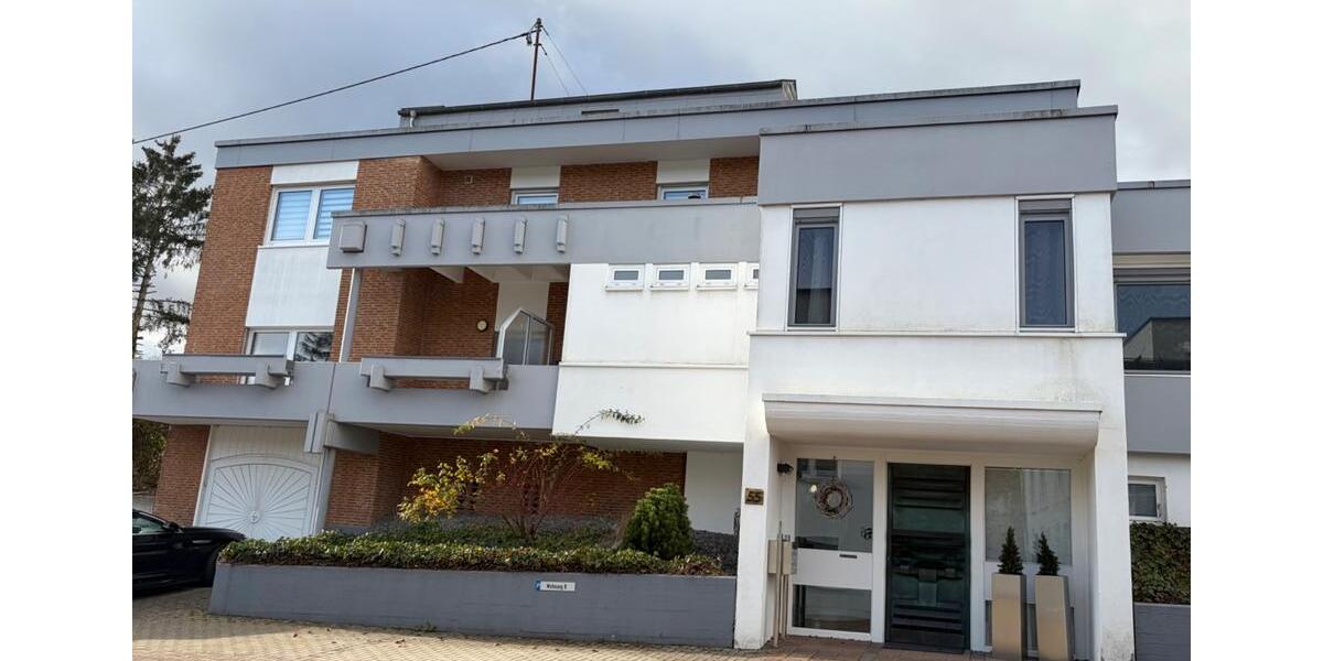 Wunderschöne Eigentumswohnung in einem 3-Familienhaus mit Garage 3 zimmer