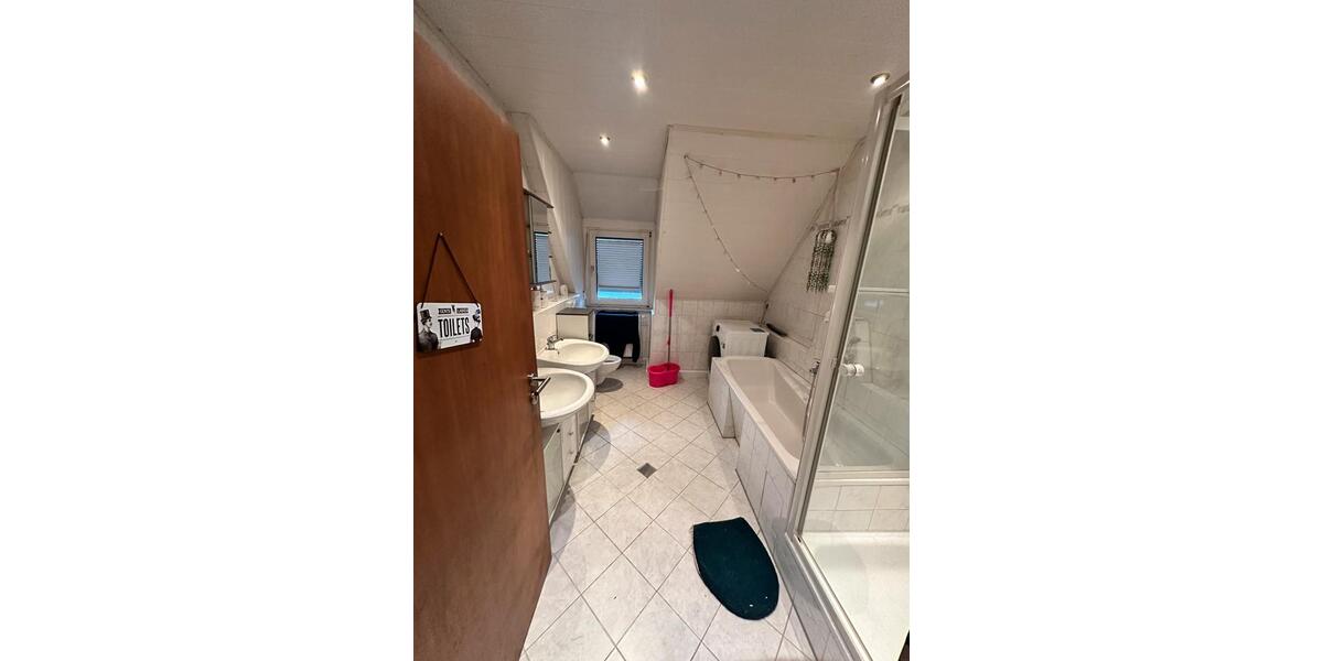 Dachgeschoßwohnung Berching - 5 Zimmer, 122 m&sup2;, 1.100&euro; | Angebot:25224633