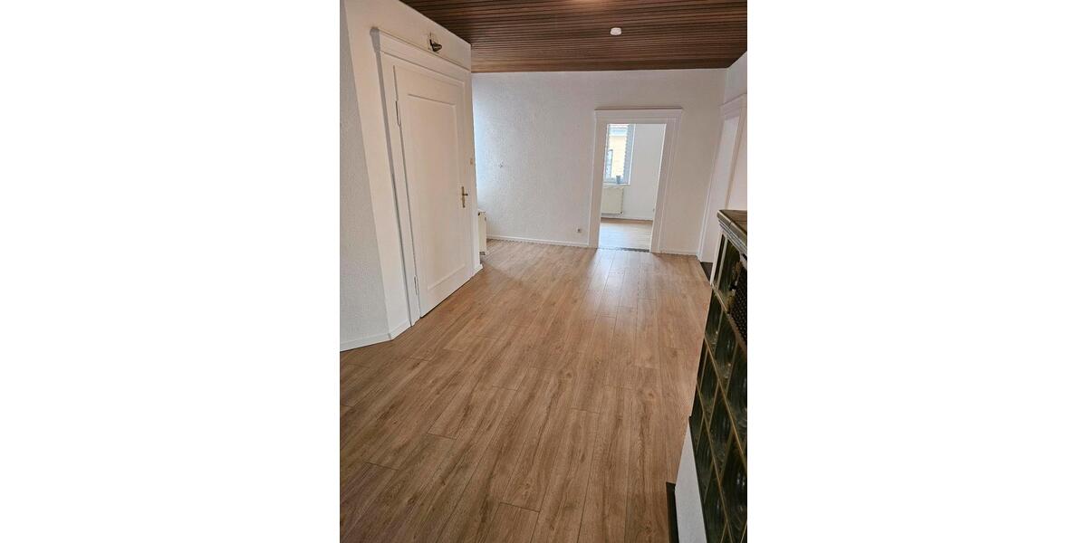 Etagenwohnung Neunburg vorm Wald - 4 Zimmer, 125 m&sup2;, 750&euro; | Angebot:25254885