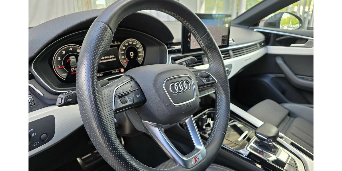 Audi A5 40 TFSI QUATTRO S-LINE/MATRIX/MASSAGE/VIRTUAL 89.706 km 32.900 &euro; Villingen-Schwenningen 78054