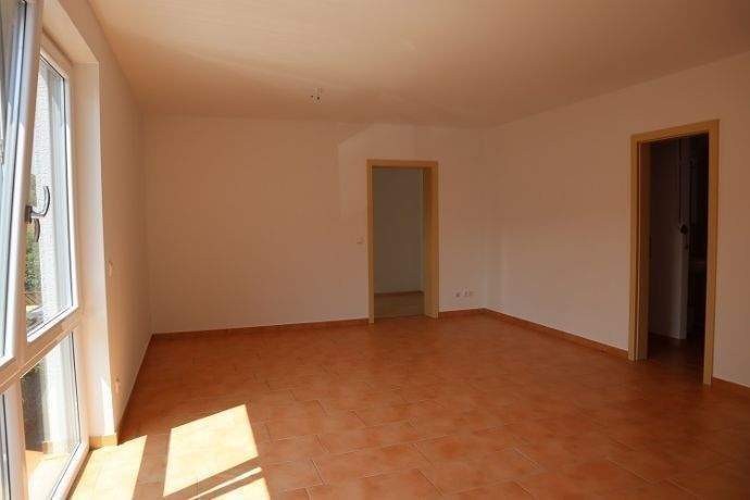 **Helle 2 Zimmerwohnung mit separatem Eingang und Balkon. Ausschließlich für den Einpersonenhaushalt!** 2 zimmer