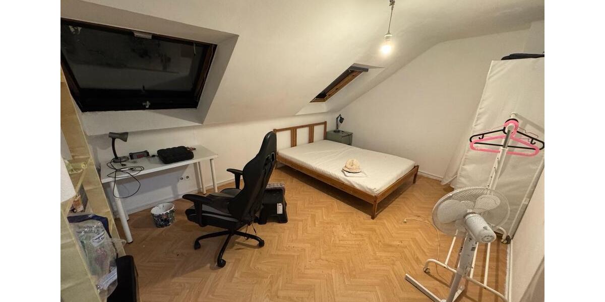 Dachgeschoßwohnung Mülheim an der Ruhr Broich - 2 Zimmer, 52 m&sup2;, 15&euro; | Angebot:25027008
