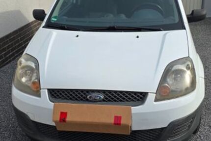 Ford Fiesta 302.115 km 1.000 &euro; Alpen 46519