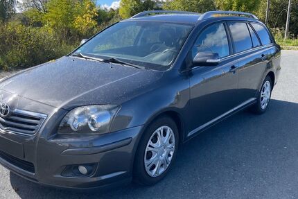 Toyota Avensis 140.000 km 3.900 &euro; Freital 01705