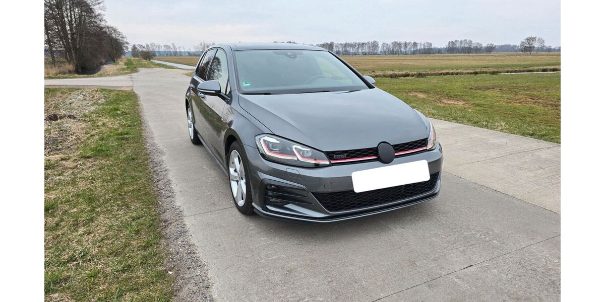 VW Golf 82.000 km 22.800 &euro; Anklam 17389