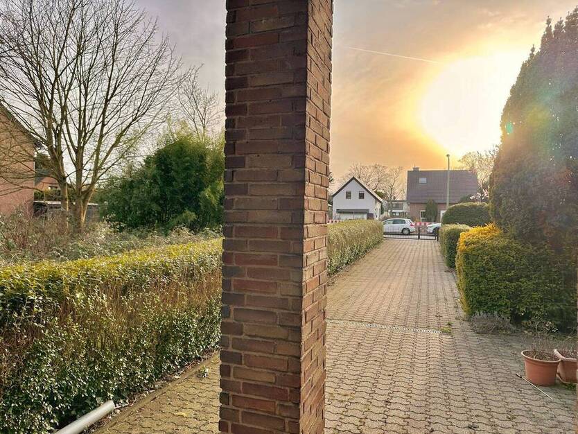 Absolute Privatsphäre, 5 Min. bis Moers! XL Süd-West-Garten auf 165 m2, 4,5 Z., 1824 m2 Grundstück.