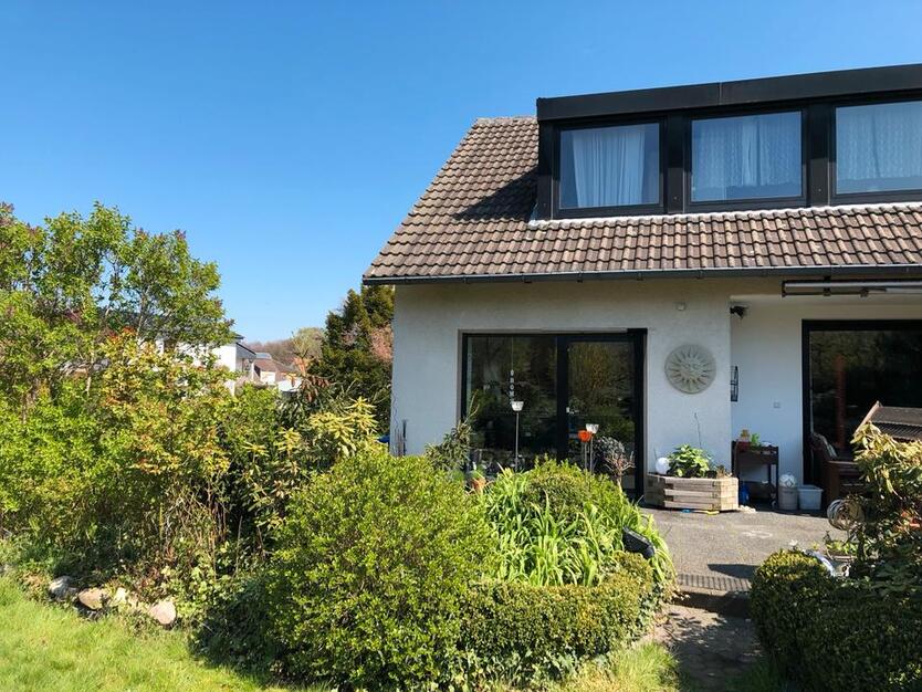 Einfamilienhaus mit gr. Garten in Lage, frei ab 1.11.