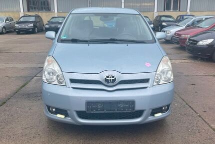 Toyota Corolla Verso 205.684 km 3.990 € Dresden 01159