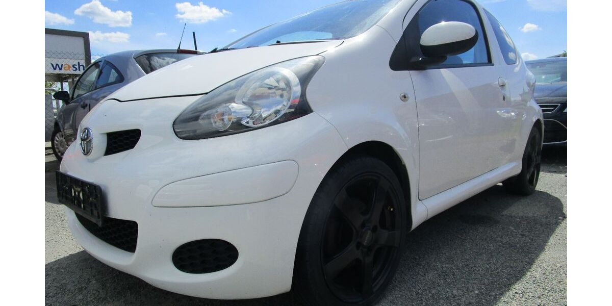 Toyota Aygo (X) 138.799 km 3.990 &euro; Saalfeld 07318