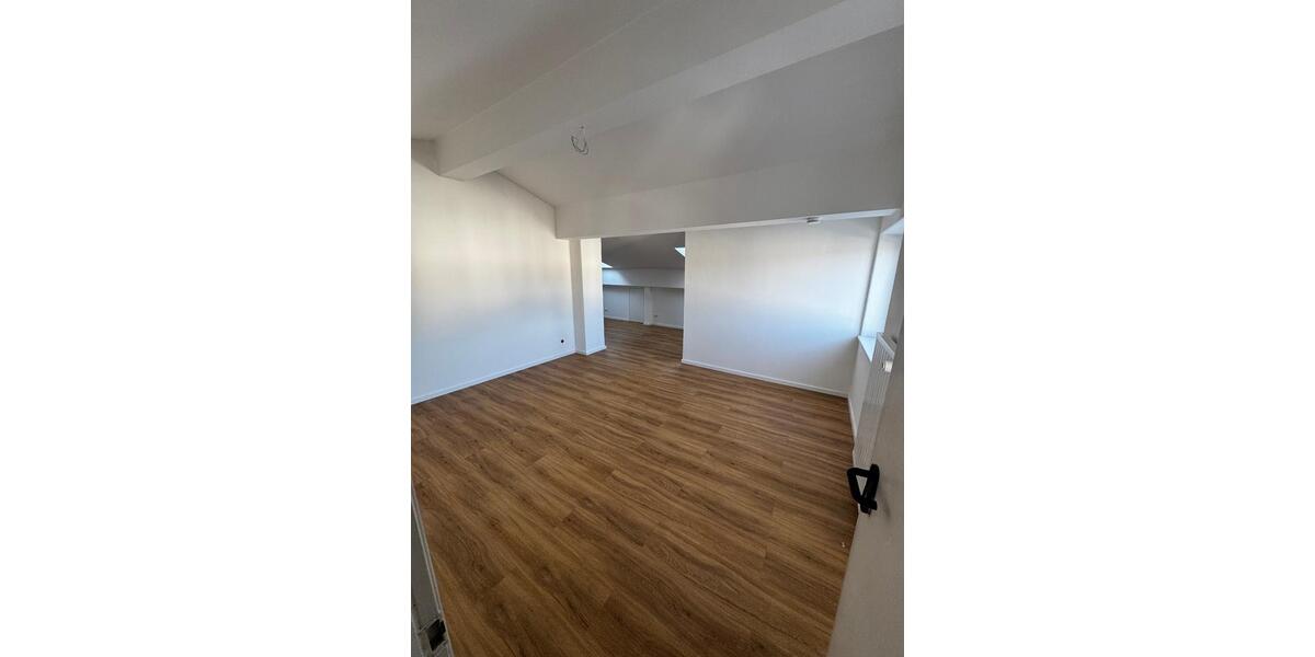 Dachgeschoßwohnung Altenmarkt an der Alz - 1.5 Zimmer, 78 m&sup2;, 900&euro; | Angebot:25403417
