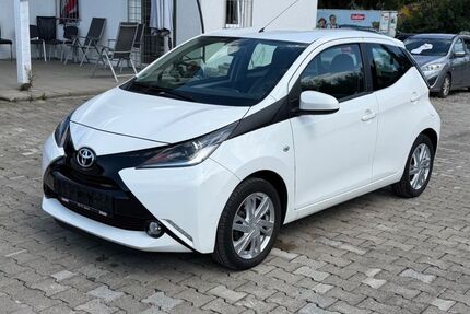Toyota Aygo (X) 105.000 km 5.900 &euro; Erbach bei Ulm 89155