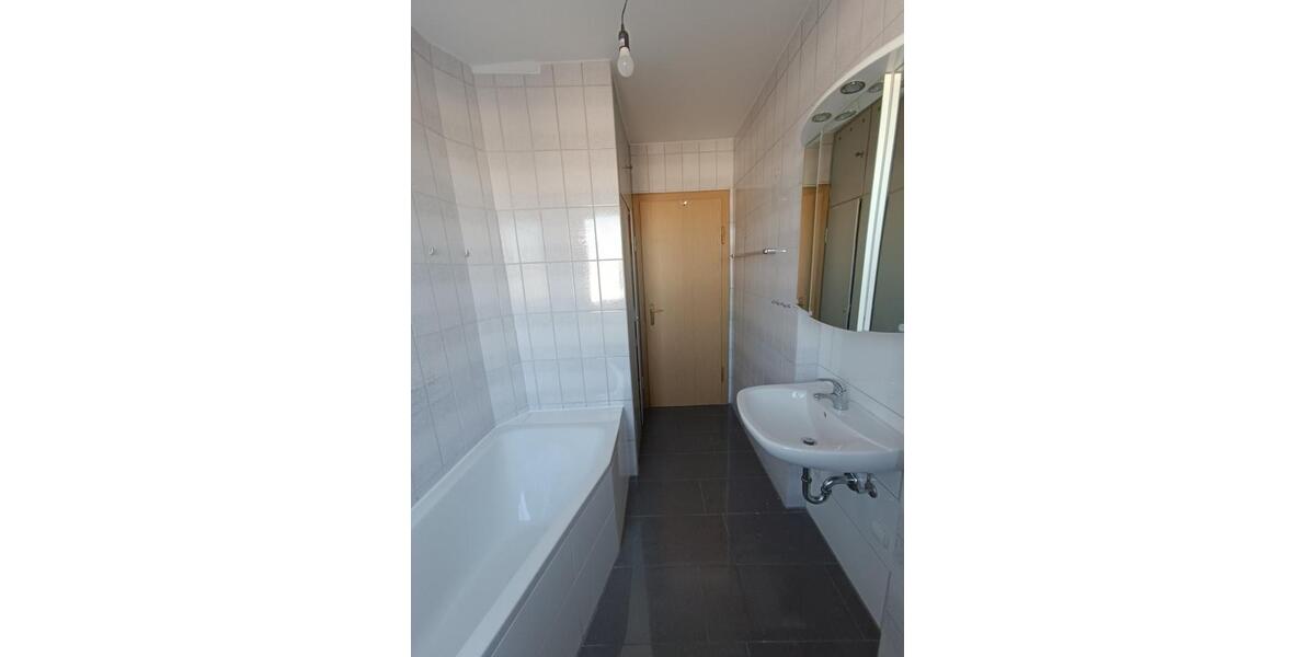 Vermieten gepflegte 5 Zimmer Doppel – Wohnung (115 m² ) im 4. OG 5 zimmer