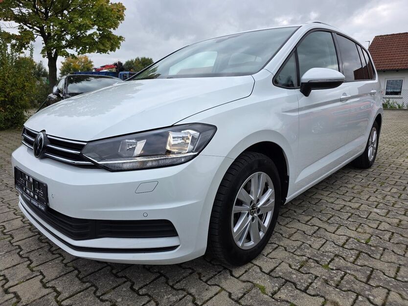 VW Touran 18.613 km 31.990 € Ichenhausen 89335
