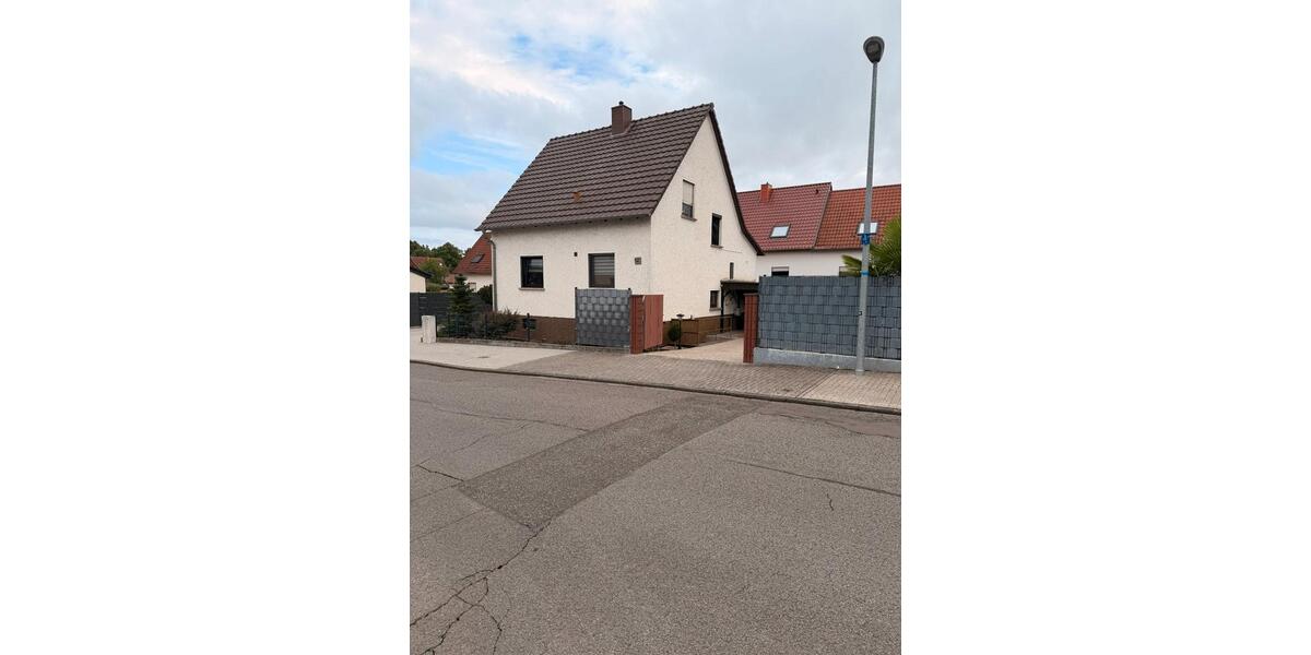 Einfamilienhaus Zweibrücken - 6 Zimmer, 100 m&sup2;, 300.000&euro; | Angebot:27191146