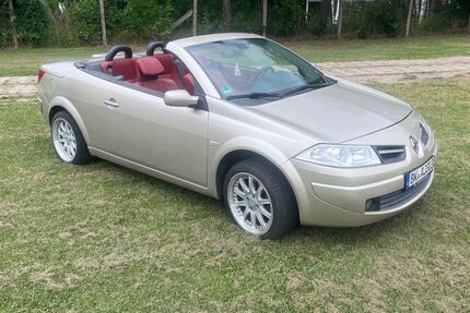 Renault Megane 196.000 km 1.899 &euro; Gröningen 39397