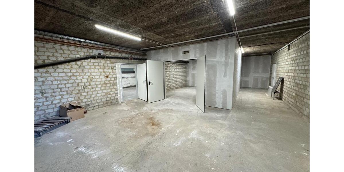 Vermietung von Keller-Aktenräumen zimmer