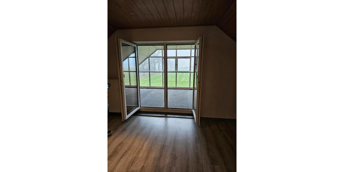 Dachgeschoßwohnung Apen - 3 Zimmer, 70 m&sup2;, 850&euro; | Angebot:25404096