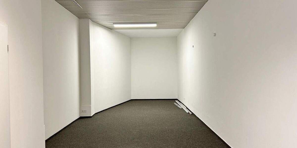 ***REPRÄSENTATIVE LADENEINHEIT *** IN BESTER LAGE AM MARKTPLATZ IN LAUF 3 zimmer