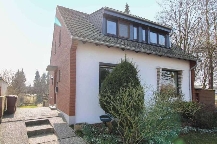 Haus zum Kaufen in Bremen 295.000 € 94.08 m²