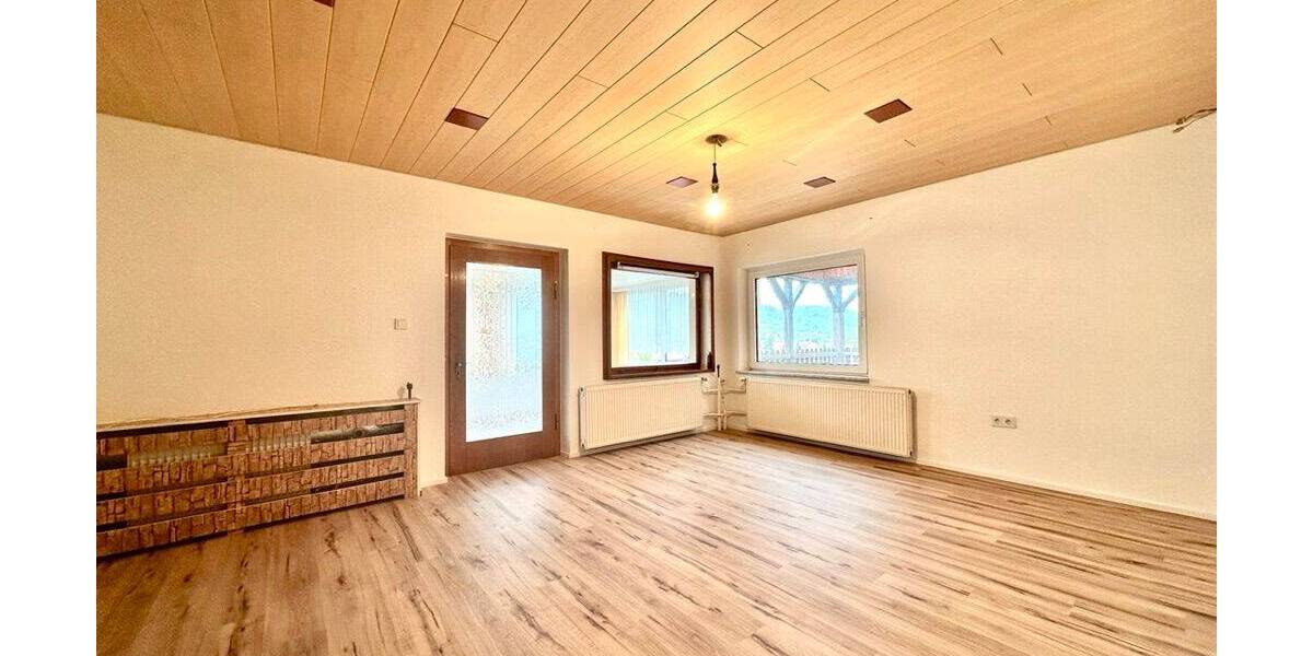 Mehrfamilienhaus, Wohnhaus Floh-Seligenthal / Hohleborn Hohleborn - 8 Zimmer, 180 m&sup2;, 1.300&euro; | Angebot:26594688