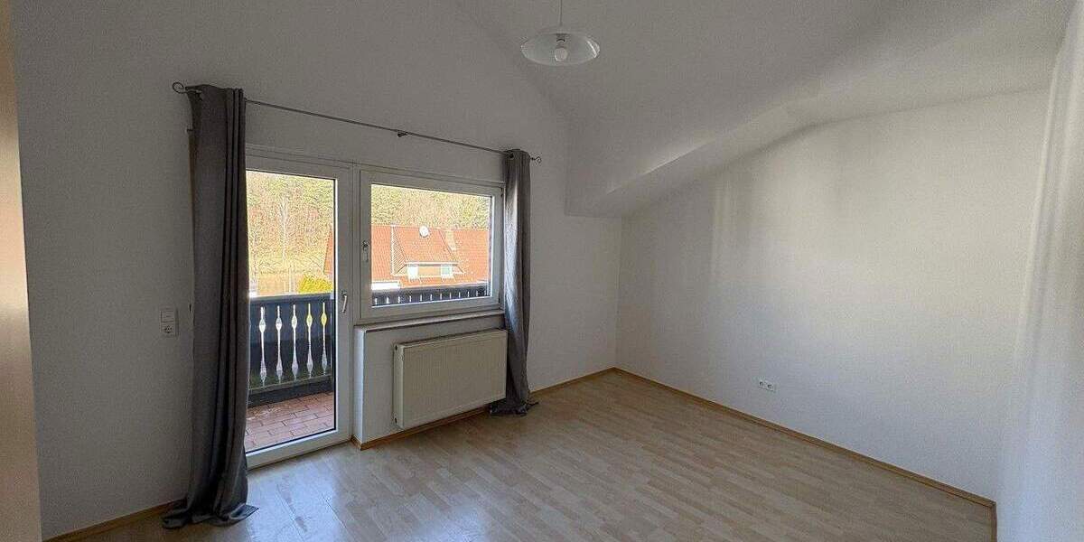 Etagenwohnung Ramstein-Miesenbach Miesenbach - 5 Zimmer, 128 m&sup2;, 280.000&euro; | Angebot:25896696