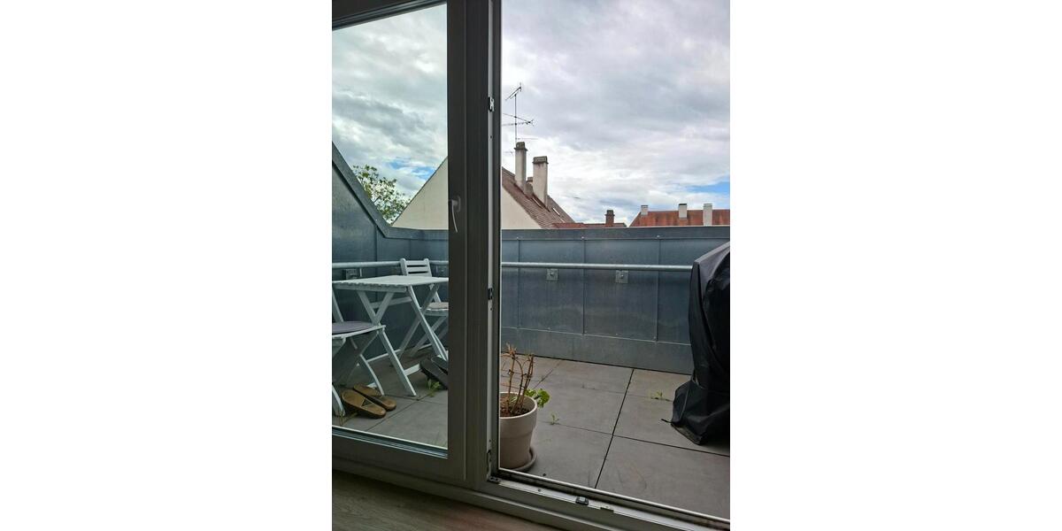 Dachgeschoßwohnung Augsburg Lechhausen - 3 Zimmer, 96 m&sup2;, 1.250&euro; | Angebot:26636175