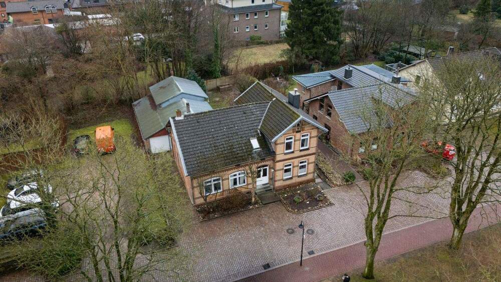 Mehrfamilienhaus, Wohnhaus Hohenwestedt - 8 Zimmer, 221 m&sup2;, 289.000&euro; | Angebot:25777887