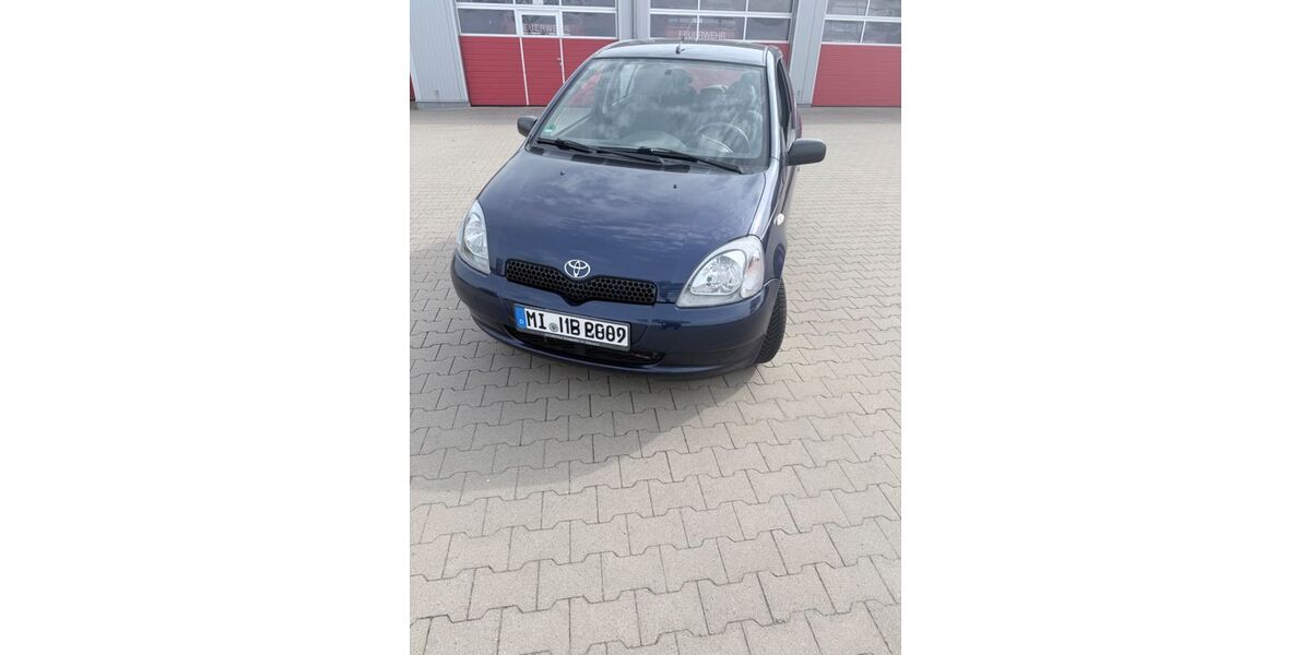 Toyota Yaris 142.000 km 2.400 &euro; Lübbecke 32312