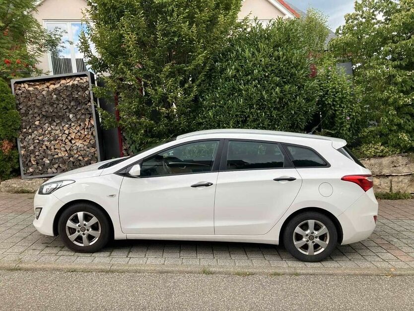 i30