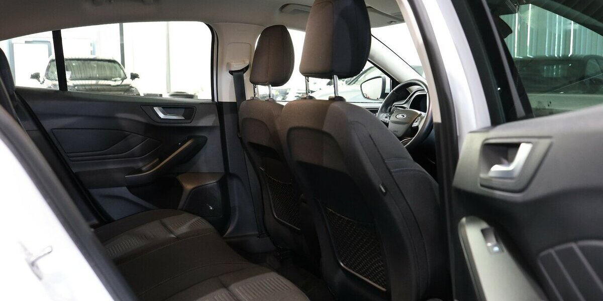 Ford Focus LIMOUSINE 1.5 EcoBlue ACTIVE WHITE / LED 83.000 km 13.991 &euro; Hamm 59077